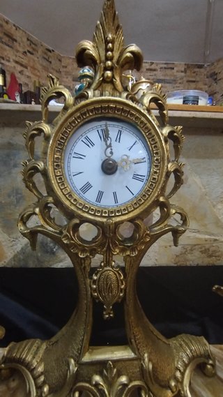 Reloj sobremesa bronce y mármol con pajes