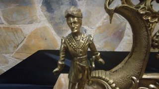 Reloj sobremesa bronce y mármol con pajes