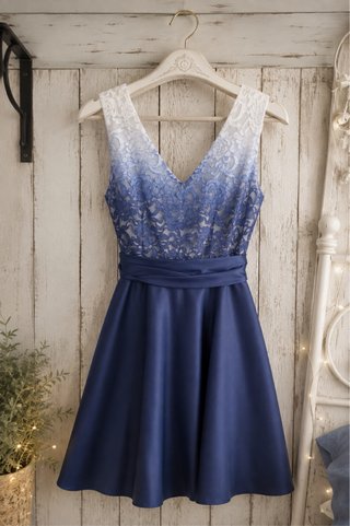 Vestido de fiesta azul y blanco talla M
