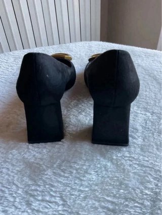 Scarpe scamosciate nere fibbia dorata ZARA 36