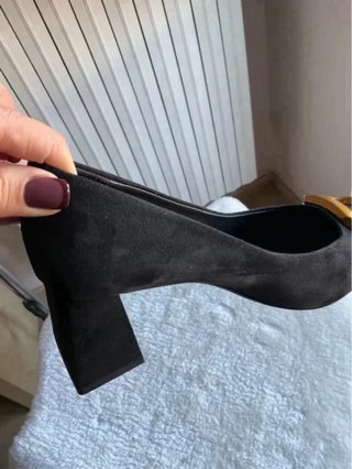 Scarpe scamosciate nere fibbia dorata ZARA 36