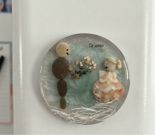 Imán artesanal Te amo con piedras y concha