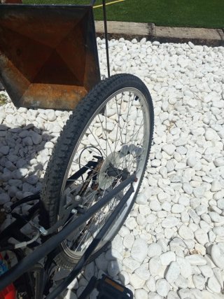 Bicicleta de montaña roja