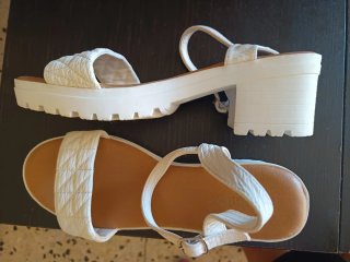 Sandalias plataforma beige/blancas