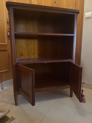 Librería pequeña nogal