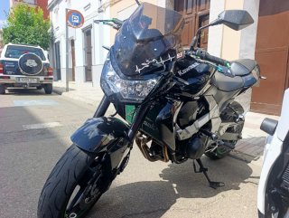 Kawasaki Z750 Negra y Verde