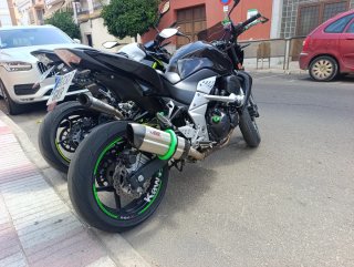 Kawasaki Z750 Negra y Verde