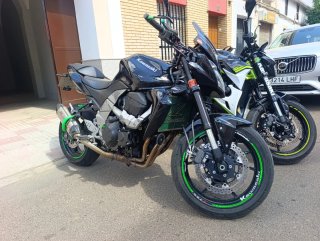 Kawasaki Z750 Negra y Verde