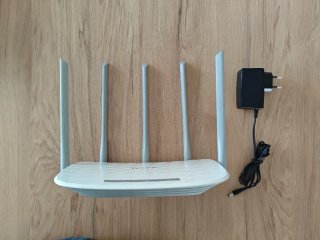 Router TP-Link Archer C60 con 5 antenas