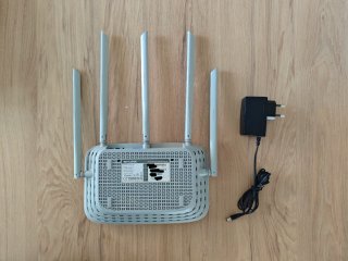 Router TP-Link Archer C60 con 5 antenas