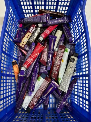 Lote tintes peluquería Schwarzkopf