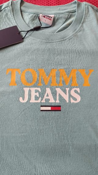 Camiseta TOMMY JEANS t.L nueva