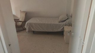 Se alquila habitación