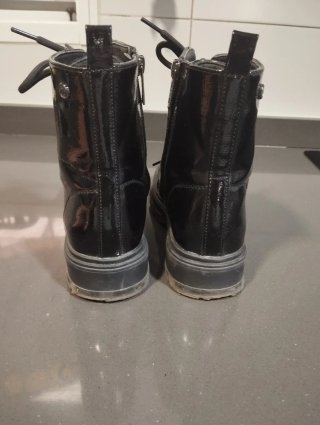 Botas niña charol negras