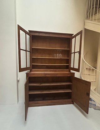 Mueble vitrina madera y cristal