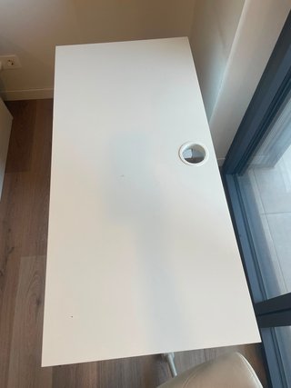 Escritorio IKEA MICKE blanco, 105x50cm