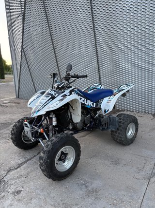 Suzuki LT-Z400 Quad Blanco y Azul