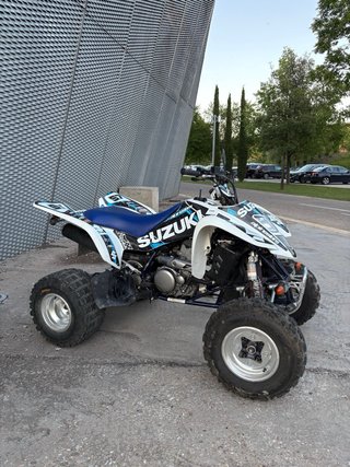 Suzuki LT-Z400 Quad Blanco y Azul