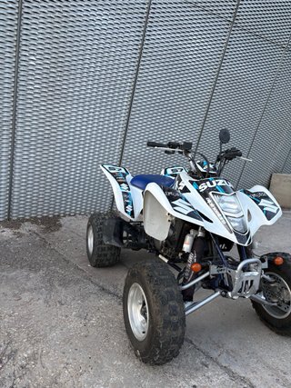 Suzuki LT-Z400 Quad Blanco y Azul