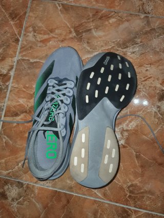 Adidas Evo SL Woven - Nuevas (30km).