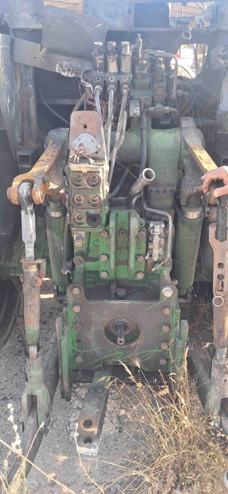 John Deere 7700 y 7800 calcinados.