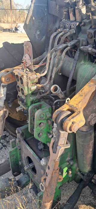 John Deere 7700 y 7800 calcinados.