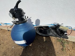 Filtro y bomba piscina con conexiones