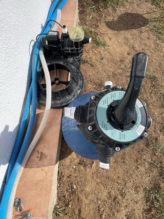Filtro y bomba piscina con conexiones