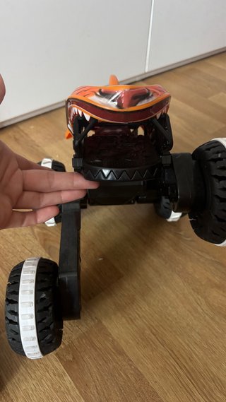 Monster Truck Tiburón Hot Wheels Teledirigido
