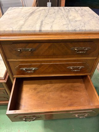 URGE conjunto Mesilla y comoda madera-marmol
