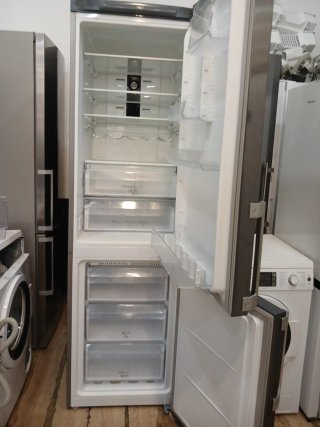 Nevera Hotpoint y Lavadora Bosch