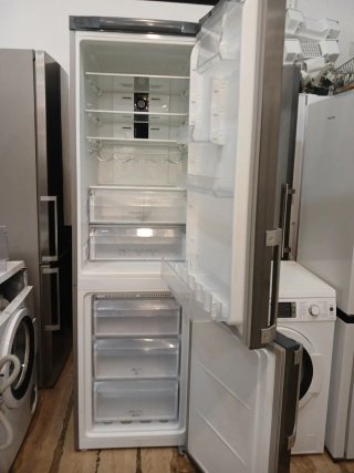 Nevera Hotpoint y Lavadora Bosch