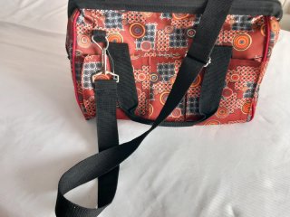Bolso de viaje multicolor con estampado