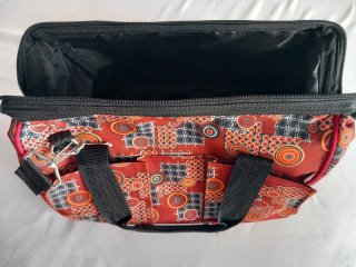 Bolso de viaje multicolor con estampado