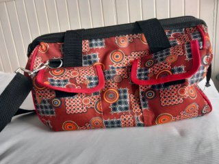 Bolso de viaje multicolor con estampado
