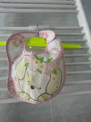 Bavetta bimbo cane e fiori