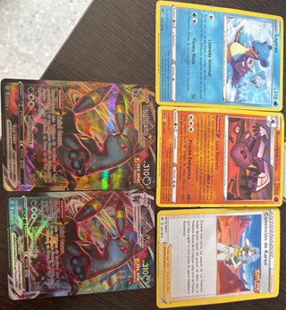 Cartas Pokémon Umbreon VMAX, Lapras, Runerigus, Ka