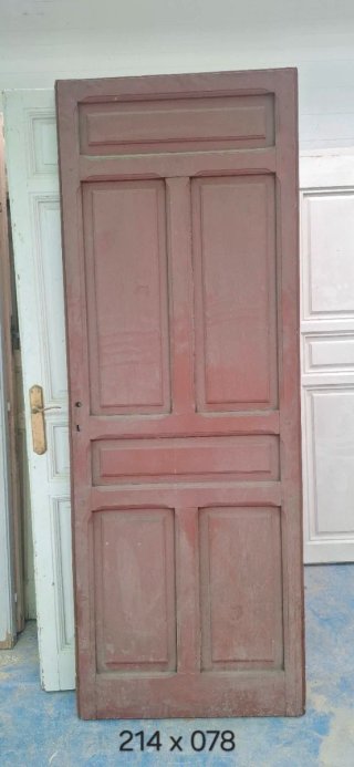 Puerta de madera antigua