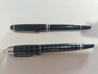 Pluma y bolígrafo Montblanc negro y dorado