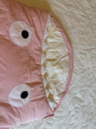 Saco bebé tiburón rosa Baby Bites