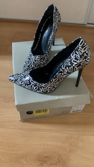 Zapatos de tacón Even&Odd negros y blancos talla 3