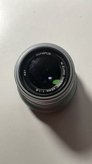 Olympus Pen E-PL8 + Objetivo Zuiko 45mm