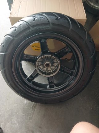 Llanta con neumático Yamaha Jog 50cc