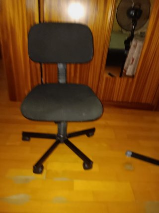 Silla de escritorio con ruedas