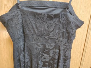 Vestido negro de encaje