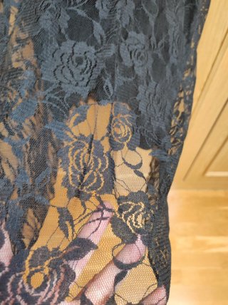 Vestido negro de encaje