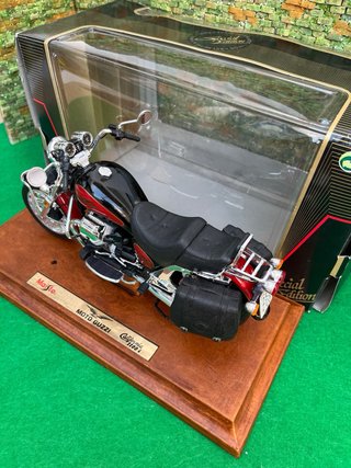 Moto Guzzi California 1100i Maisto 1:10 - Con caja