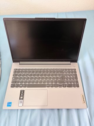 Lenovo IdeaPad Slim 3 15IAH8 Gris