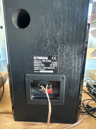 Altavoces Yamaha y Amplificador