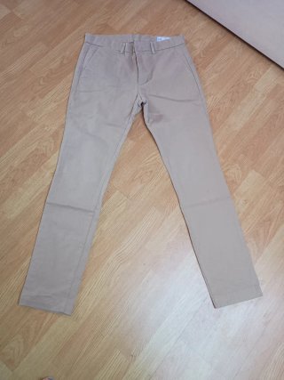 Pantalón Chino GAP Beige, talla 32